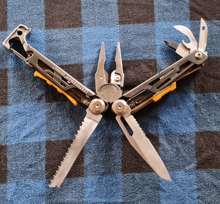 Leatherman Signal