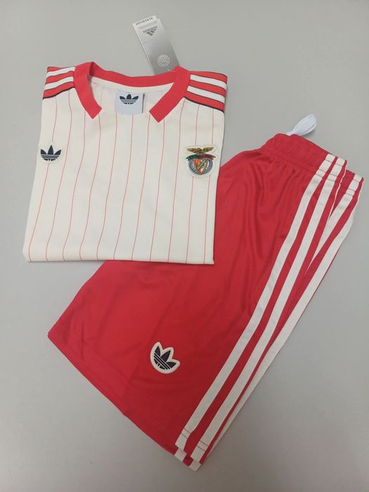 Equipamento criança Benfica 14 anos