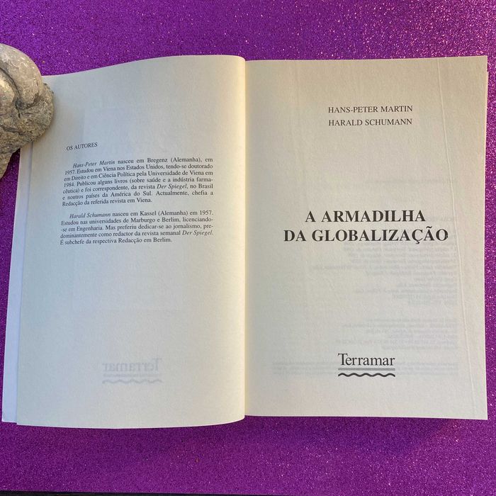 A Armadilha da Globalização  Assalto à Democracia e bem-estar Social