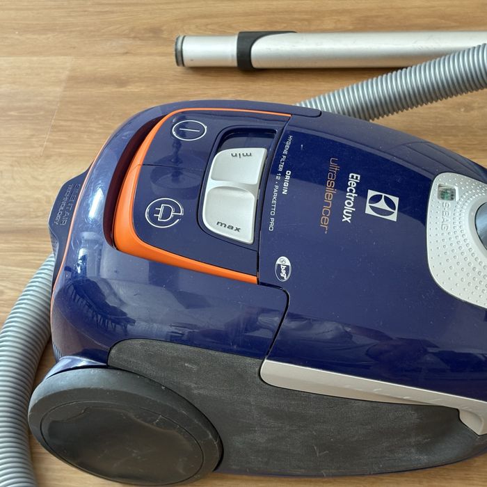 Aspirador Eletrolux Ultrasilencer Azul
