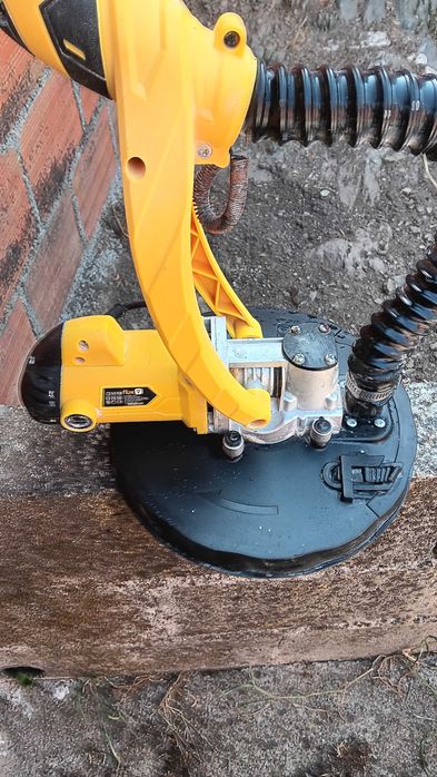 Girafa, lixadora para pladur tetos e pareedes