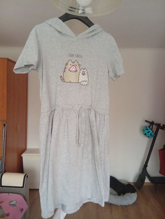 Czapka i sukienka pusheen