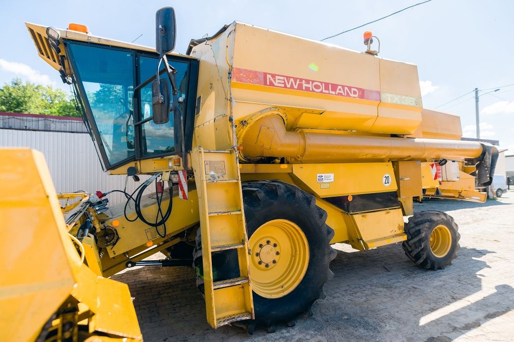 Kombajn New Holland TX 36 (1992) – Sprawny, Heder 7m + Przystawka do rzepaku