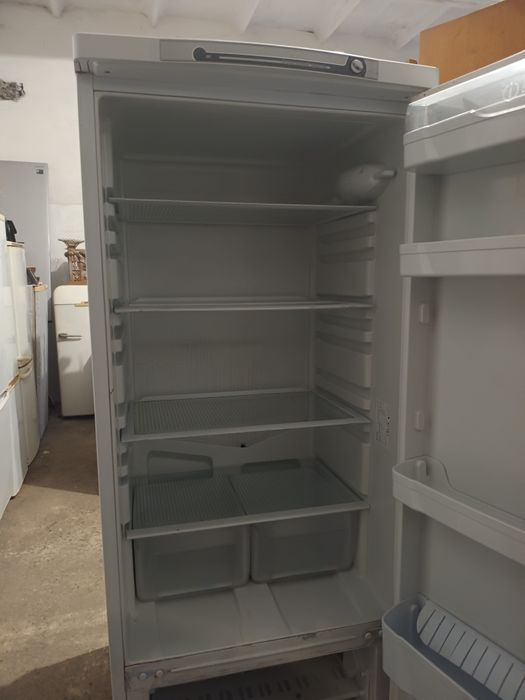 продам холодильник Арістон