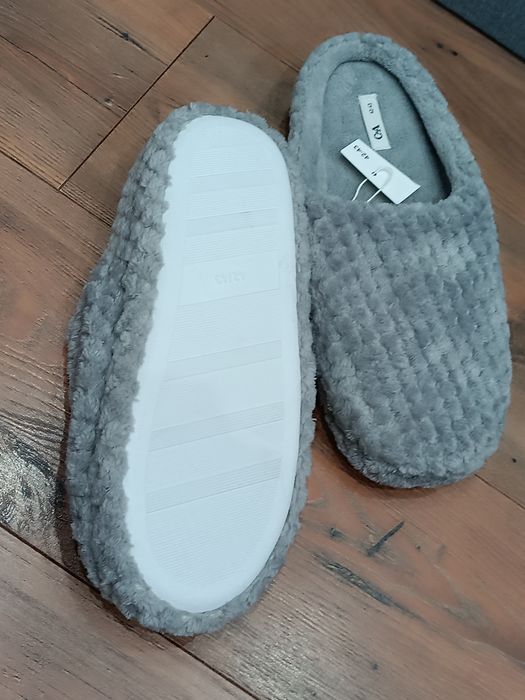 Kapcie damskie 42-43 C&A