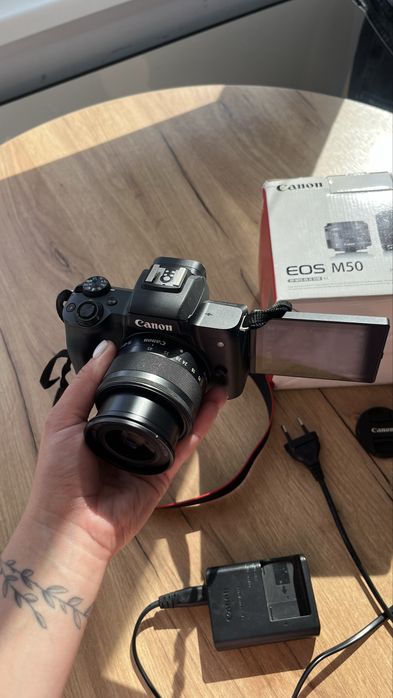 Фотоапарат canon m50 + обʼєктив 15-45 мм