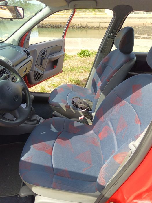 Clio 1.2 ,19000km "novo"