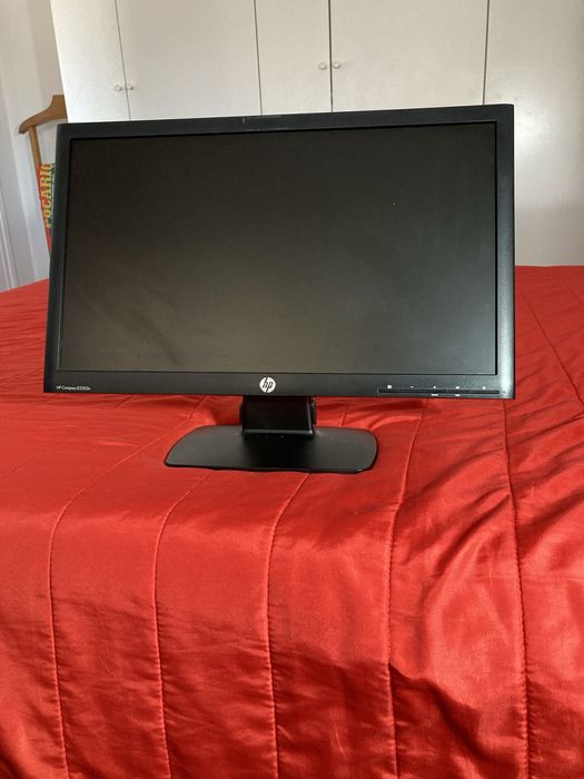 Monitor hp preto em bom estado,so faço entregas em mão!