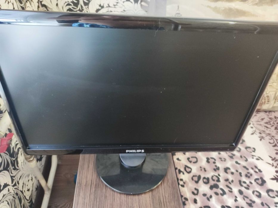 Компьютер полный комплект для учебы , работы