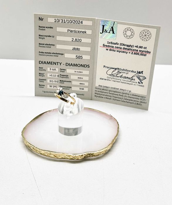 Pierścionek z brylantami i szafirem