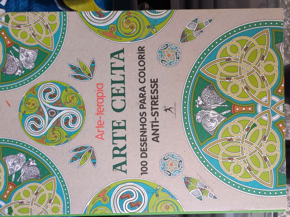Arte Celta Arte-Terapia 100 desenhos para colorir