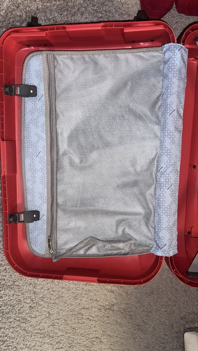 Продам валізу Delsey