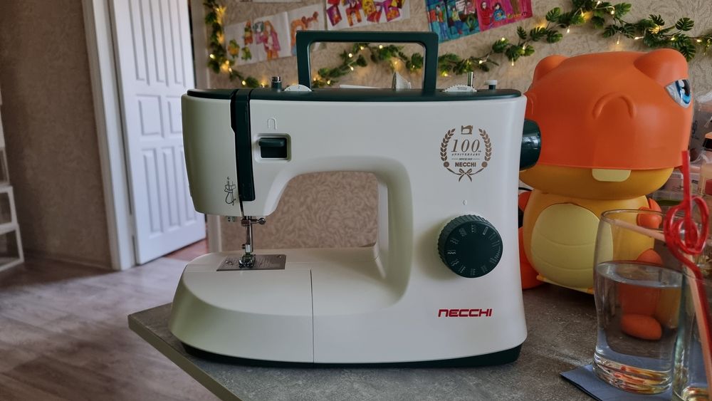 Швейная машина Necchi K121A