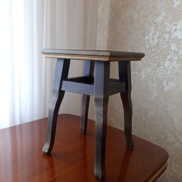 Табуретка дуб ручна робота