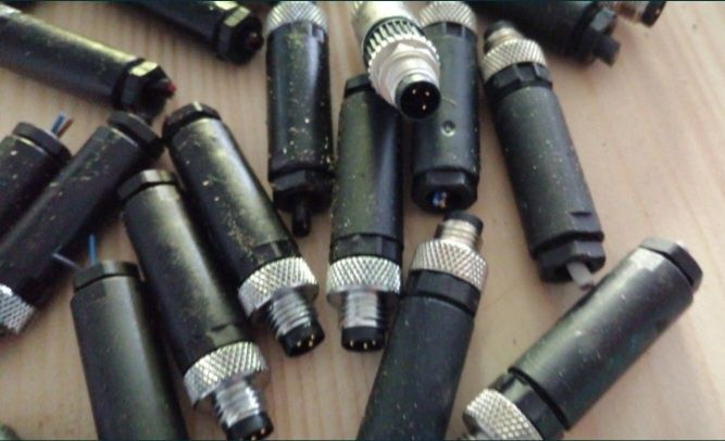 Фішка m12, m8 на 4 та 3 піни роз'єм (папка)