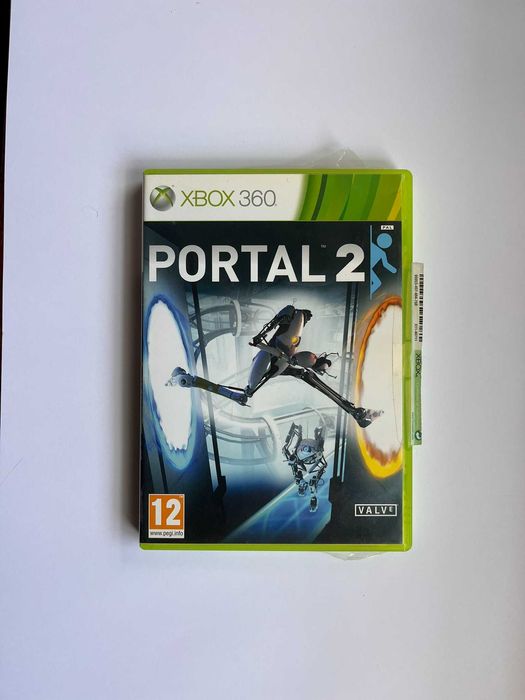 Xbox 360 Arcade com Disco de 20GB + 2 Comandos + 19 Jogos