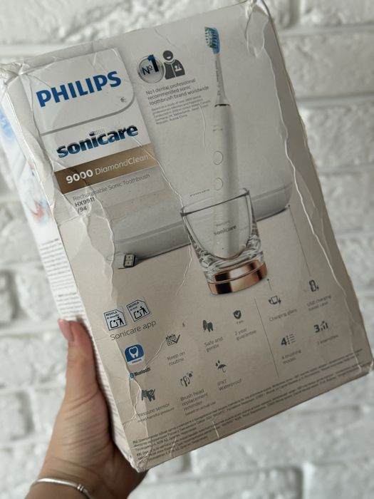 Нова електрична зубна щітка Philips Sonicare DiamondClean 9000