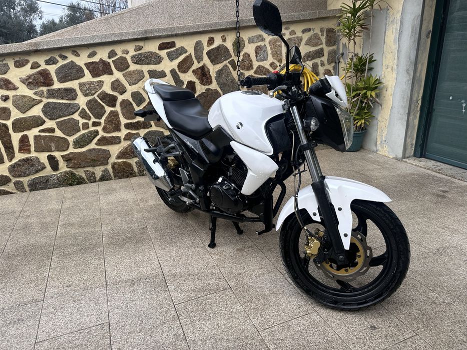 Sym wolf 125cc como nova.