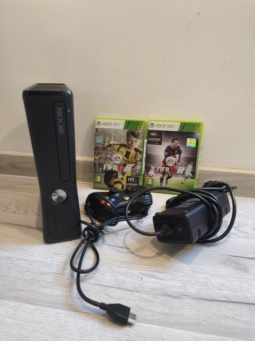 Konsola Xbox 360 dwie gry