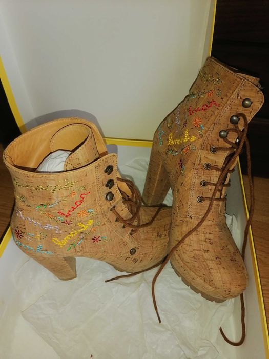 Botins de cortiça - Lencinho da Rutz