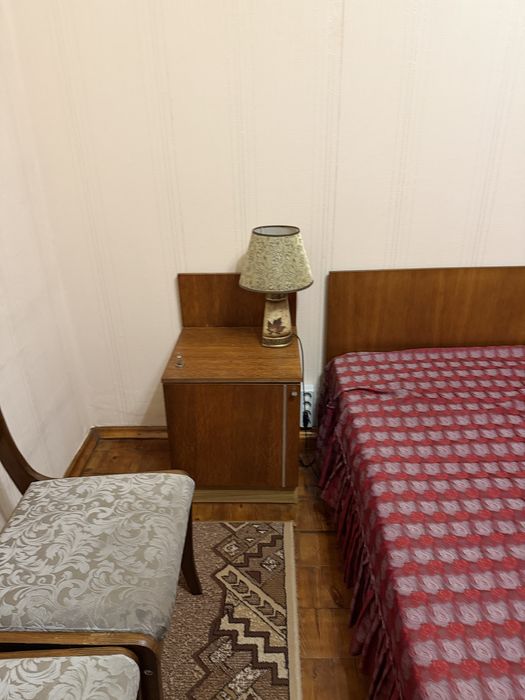 Меблі . Стінка . Ліжко. Тумбочки до ліжка.