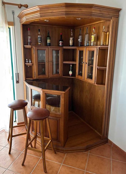 Movel Bar de canto em madeira maciça, como novo