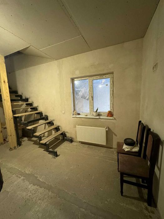 Будинок, смт. Куликів ( центр)