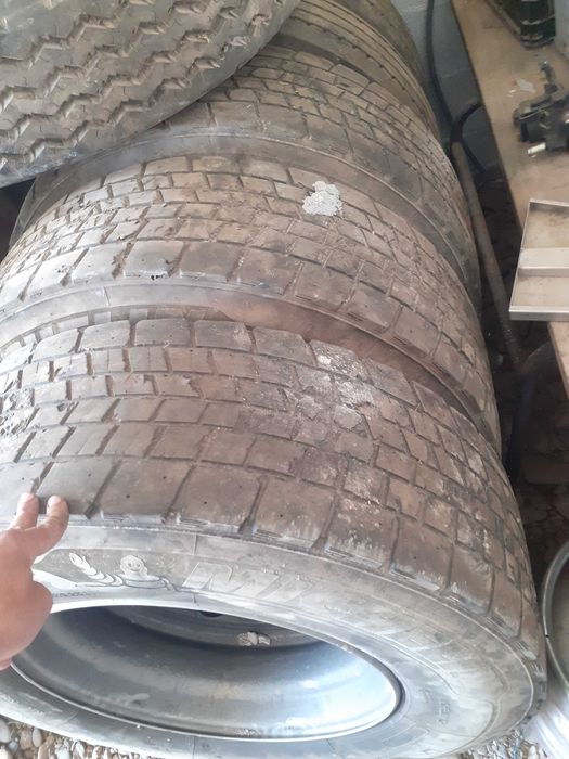 6 Pneus michelin 315 70 r 22.5 com jantes