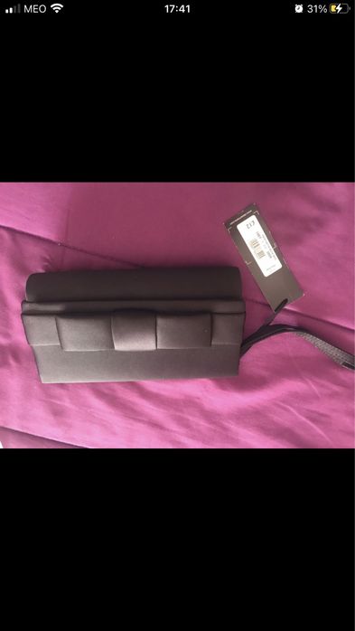 Clutch NOVA preta com laço