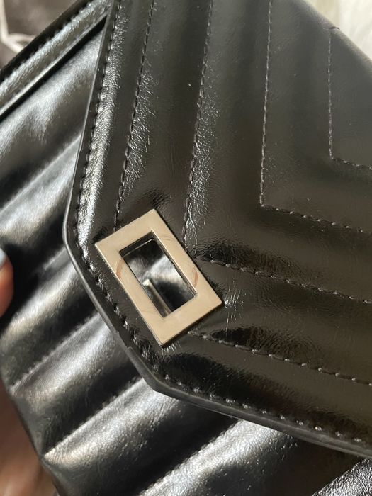 Czarna torebka lakierowana Steve Madden