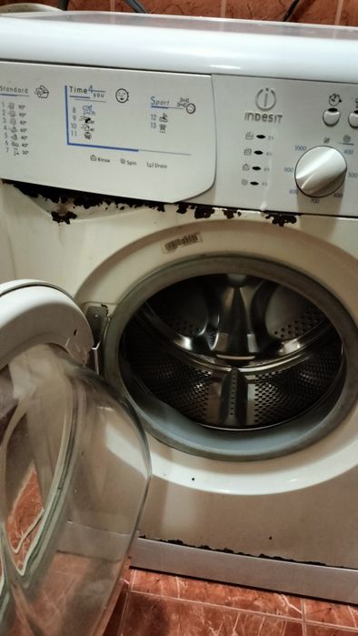 Віддам безкоштовно пральну машину Indesit під ремонт / самовивіз