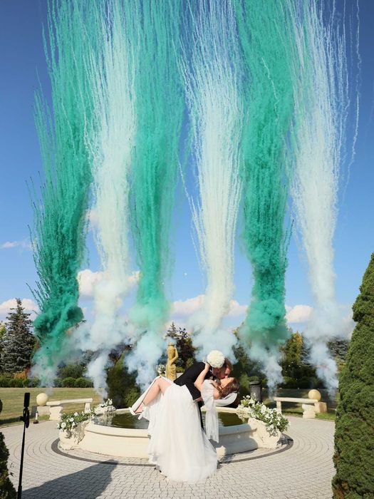 Димові спалахи, Кольорові спалахи. Гендер паті, Церемонії вінчання