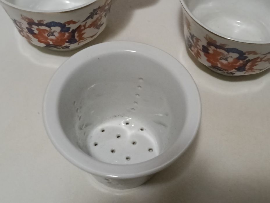 Duas belas chávenas de porcelana inglesa