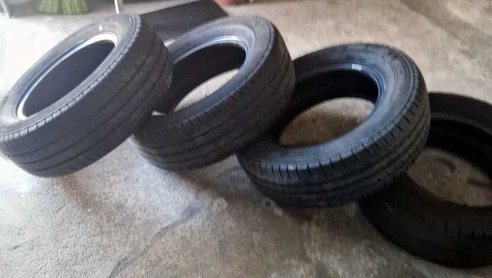 4 Pneus Michelin (Bom estado)