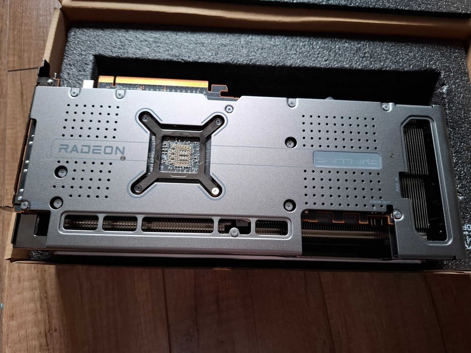 Sapphire Nitro+ Radeon RX 7800 XT 16 GB – gwarancja, komplet, stan idealny