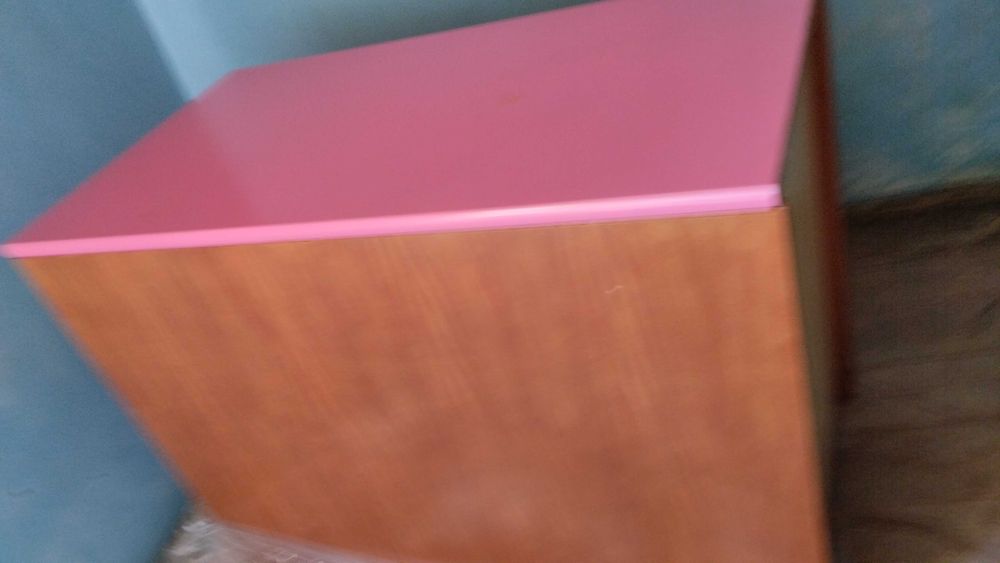 Móvel em madeira maciça para quarto de menina para arrumação como novo