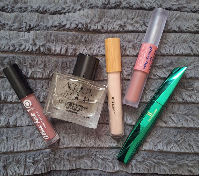 Парфюм 50 мл,плюс косметика