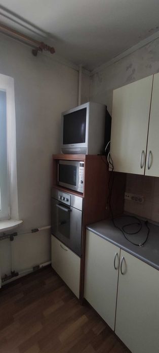 метро Лісова - Чернігівська, Мілютенко 17 В.