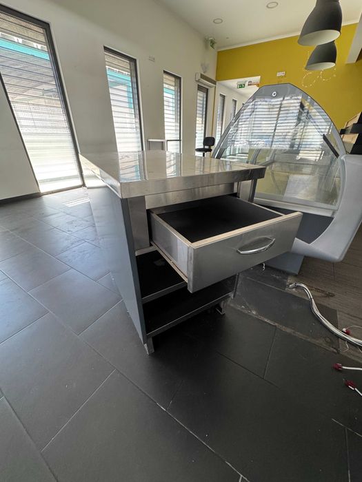 Bancada de Trabalho em Inox com Gaveta e Prateleiras - 55x95x65 cm