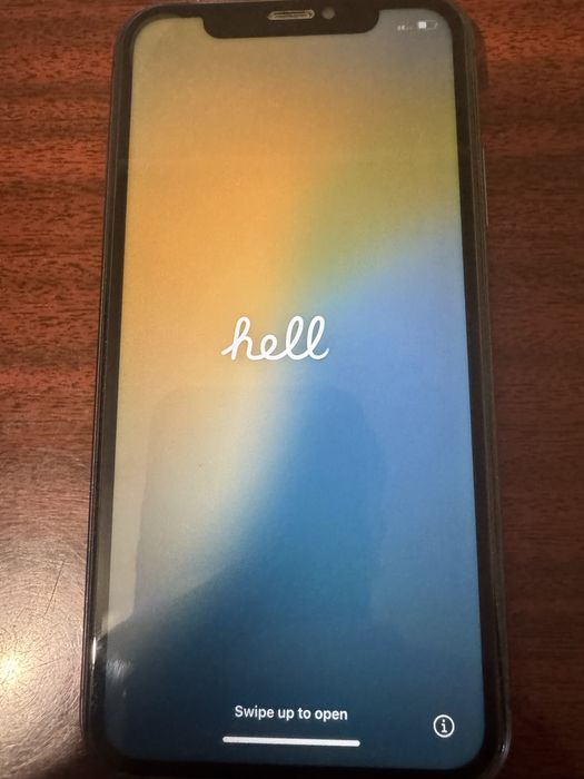 Продам Iphone 11 с коробкой