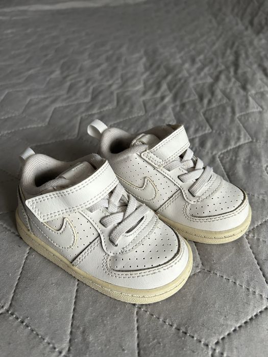 Buciki Nike dla dziewczynki roz 21