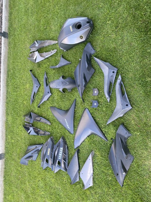 Czesci owiewki plastiki yamaha yzf r125 tlumik szybka bak