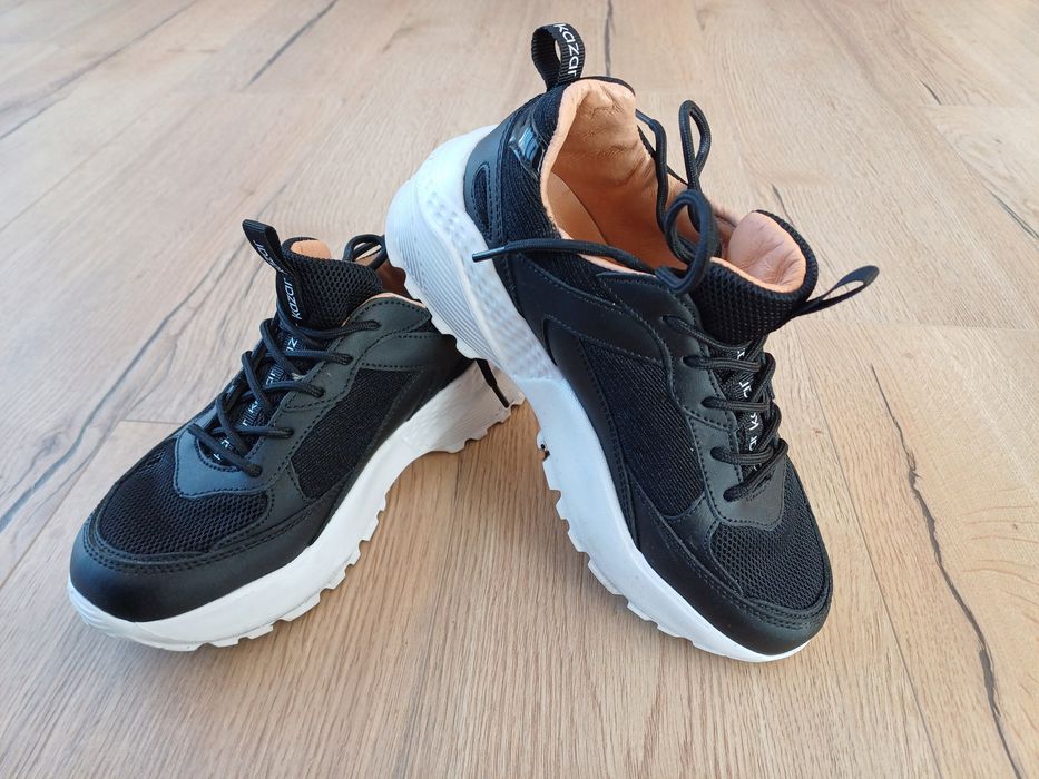 Buty sneakersy Kazar skóra naturalna rozm. 35 stan idealny