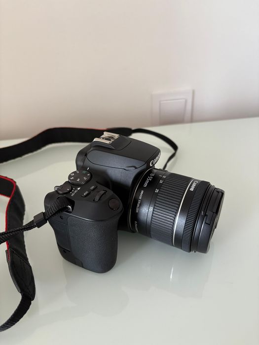 Kit Canon EOS 250D + EF-S 18-55mm f/4-5.6 IS STM