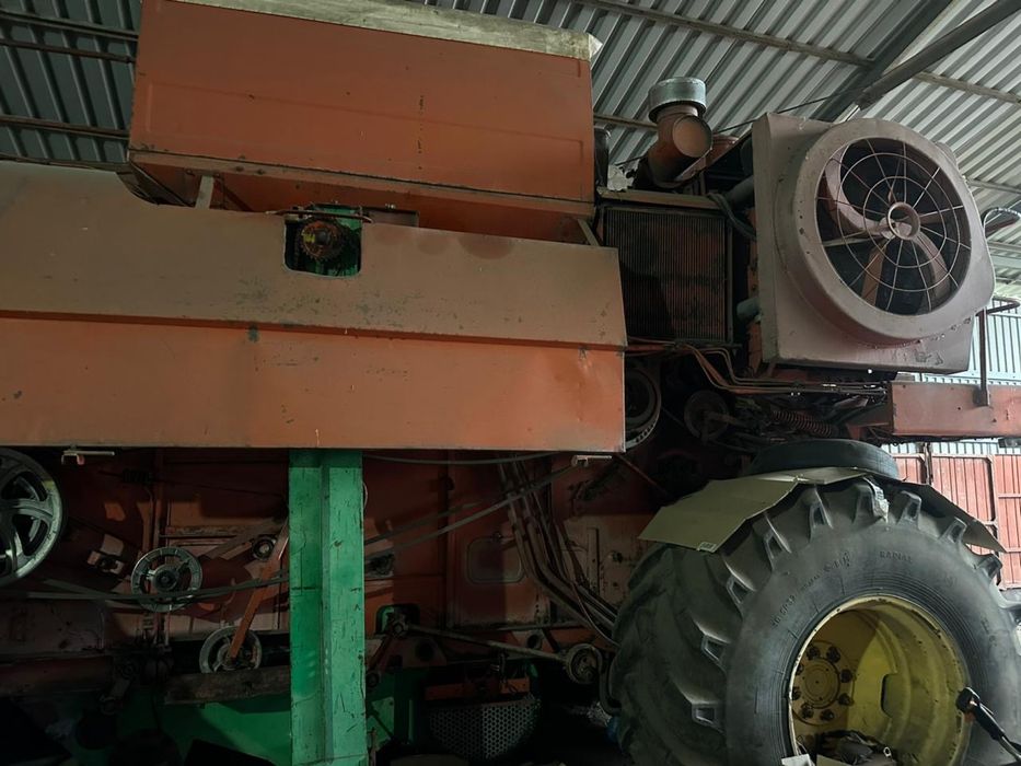 Комбайн Дон 1500