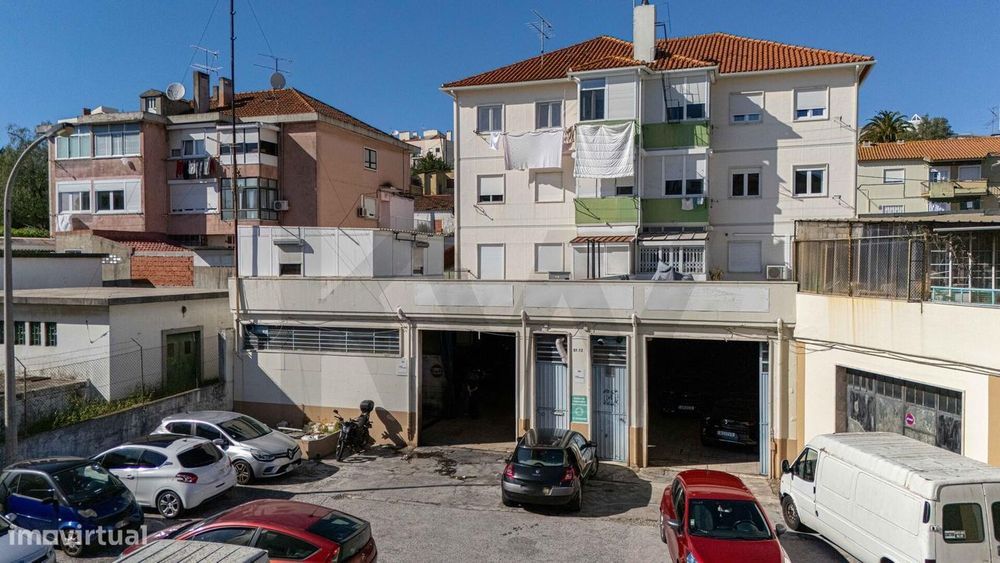 Armazém com rendimento e potencial estratégico em Odivelas – 588 m2