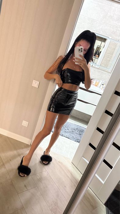 Новая юбка лаковая Lior