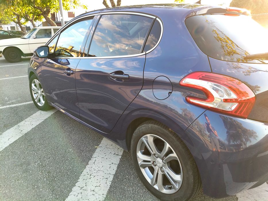 Peugeot 208 1.2 VTI ALLURE 82 CV
