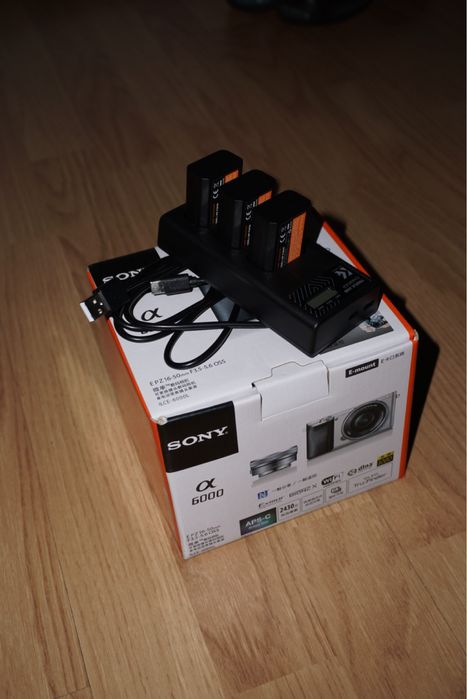 Sony Alpha A6000+Lente do Kit(16-50mm)+3 baterias adicionais!COMO NOVA