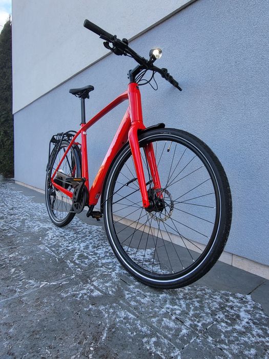 Elektryczny Trek FX2+ bez przebiegu + akcesoria